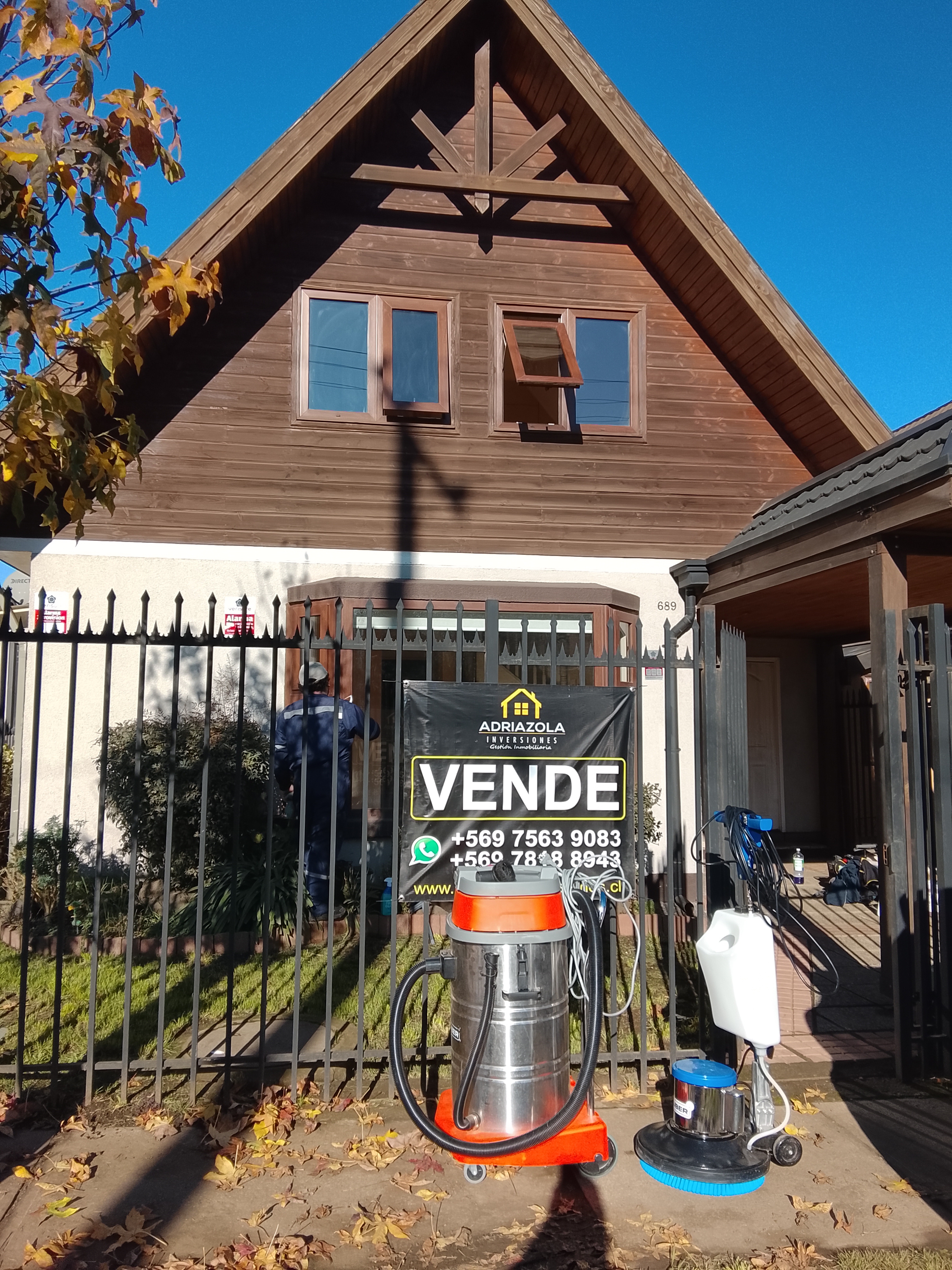 Equipos industriales frente a propiedad en Temuco